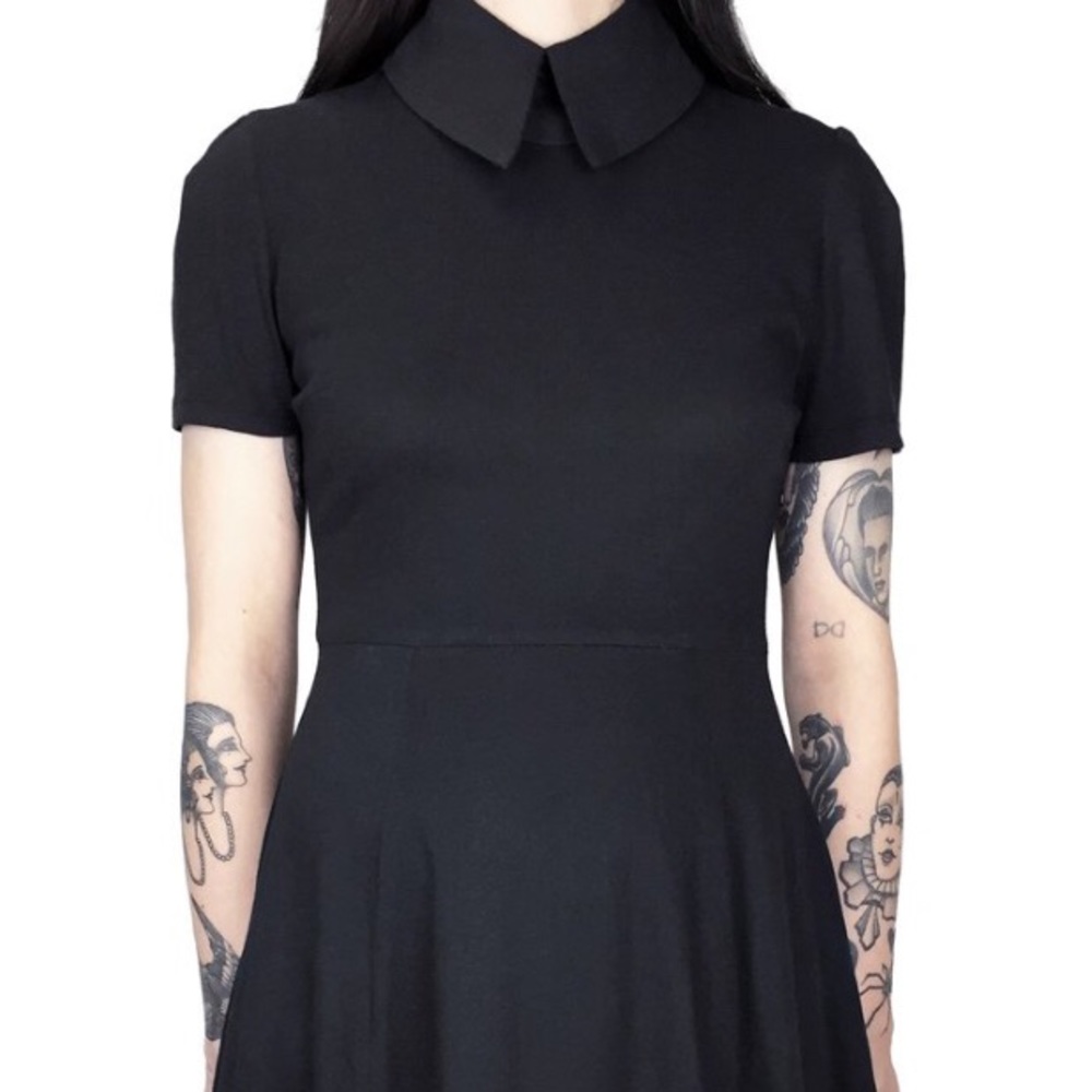 Deandri peter pan collar black dress